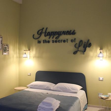 Апартаменти Happynesshouse_Locazione Turistica Трані Екстер'єр фото