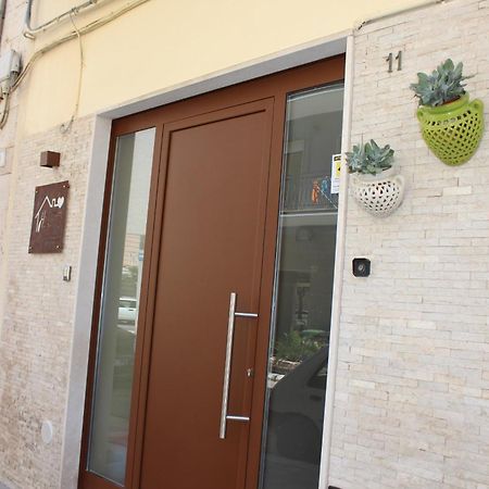 Апартаменти Happynesshouse_Locazione Turistica Трані Екстер'єр фото