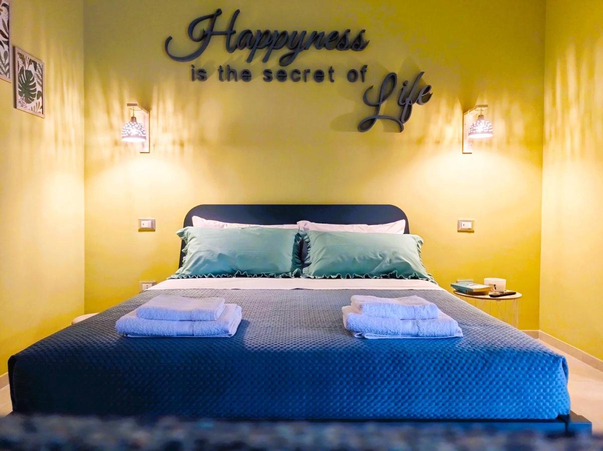 Апартаменти Happynesshouse_Locazione Turistica Трані Екстер'єр фото