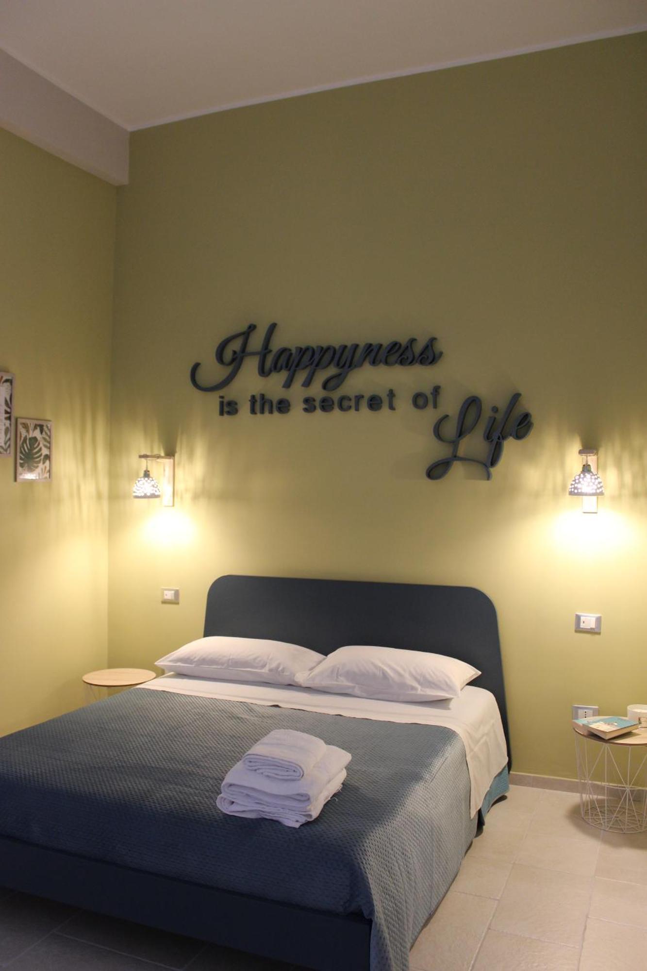 Апартаменти Happynesshouse_Locazione Turistica Трані Екстер'єр фото