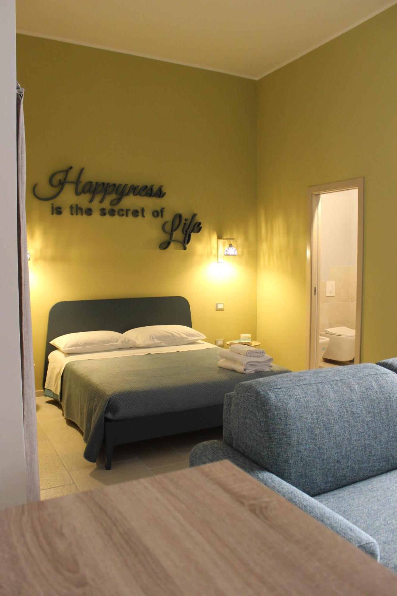 Апартаменти Happynesshouse_Locazione Turistica Трані Екстер'єр фото