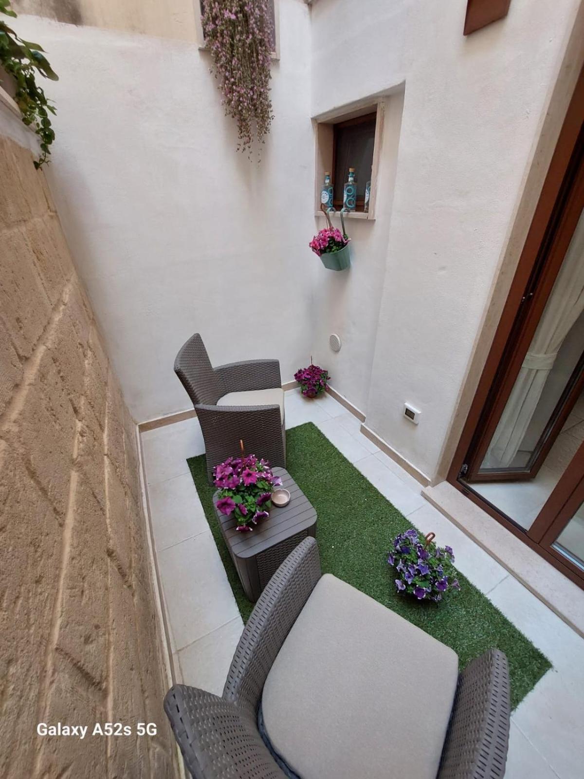 Апартаменти Happynesshouse_Locazione Turistica Трані Екстер'єр фото